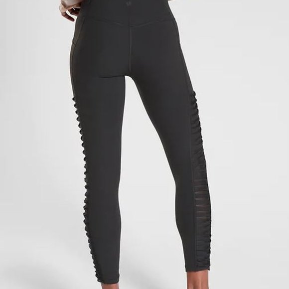 NWOT Athleta Black Salutation Twist 7/8 Leggings - Picture 2 of 8